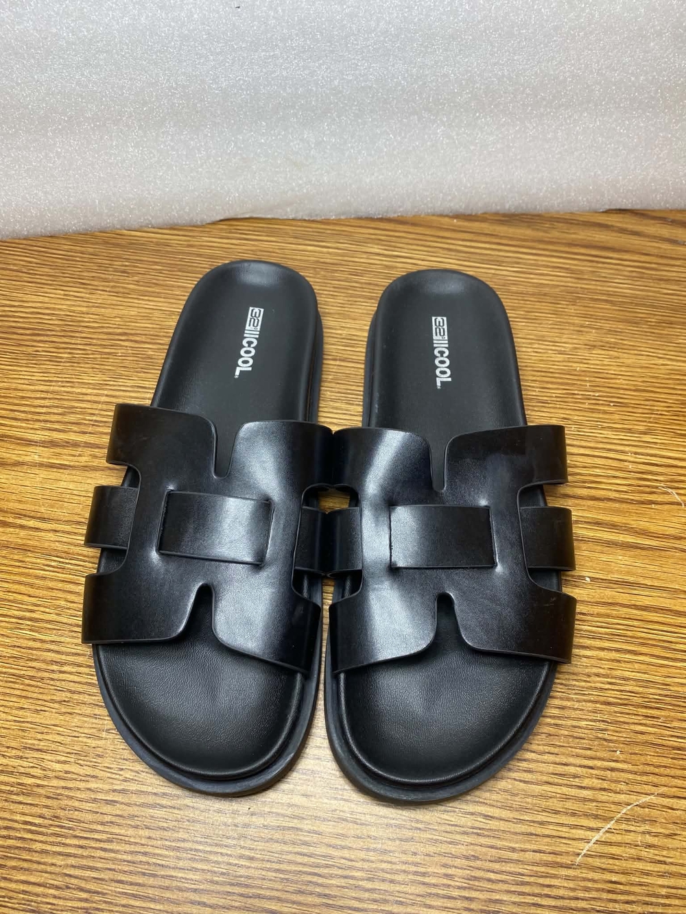 32 Degrees Cool H-Band Sandals Womens Size 10 Black  Cushioned Slip On Slides